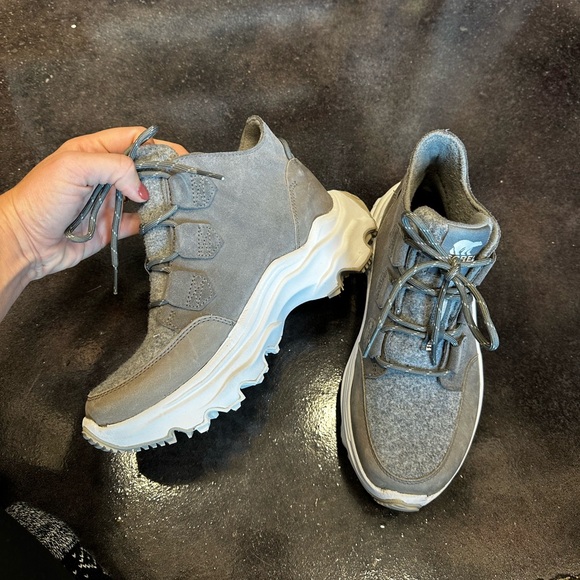 Sorel Kinetic Breakthru Caribou boots/shoes - Picture 6 of 7